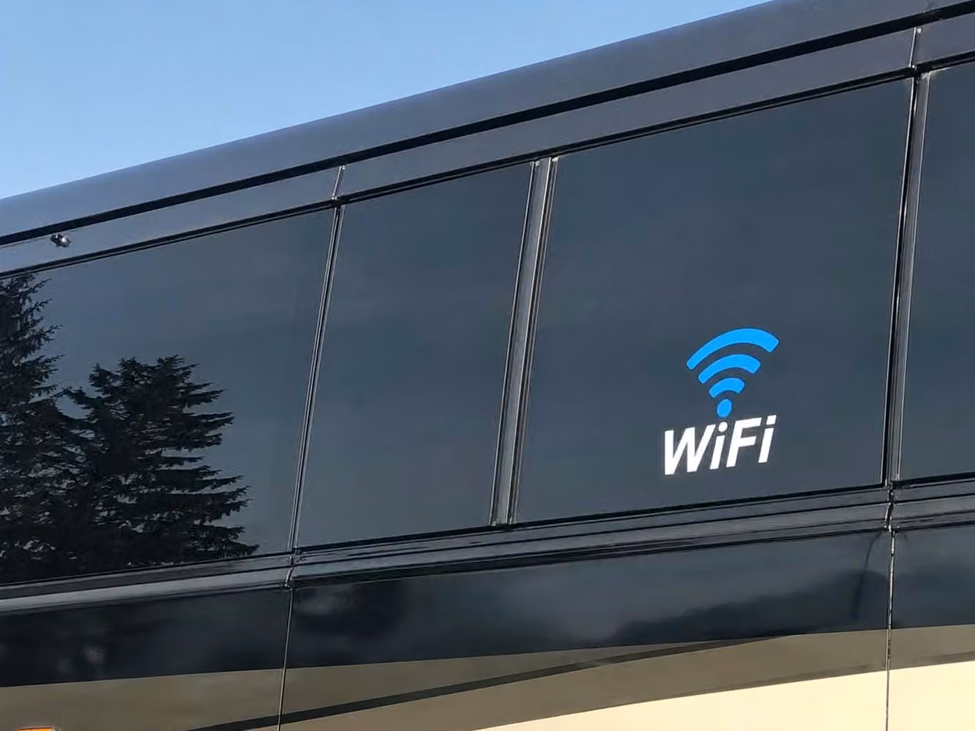 stockbridge 15 passenger minibus wifi