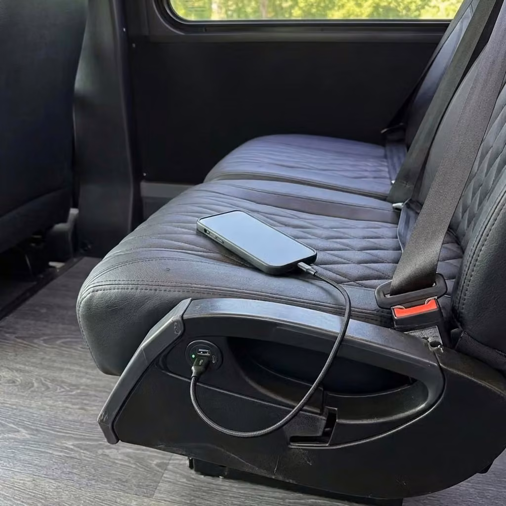 stockbridge 20 passenger minibus usb charging