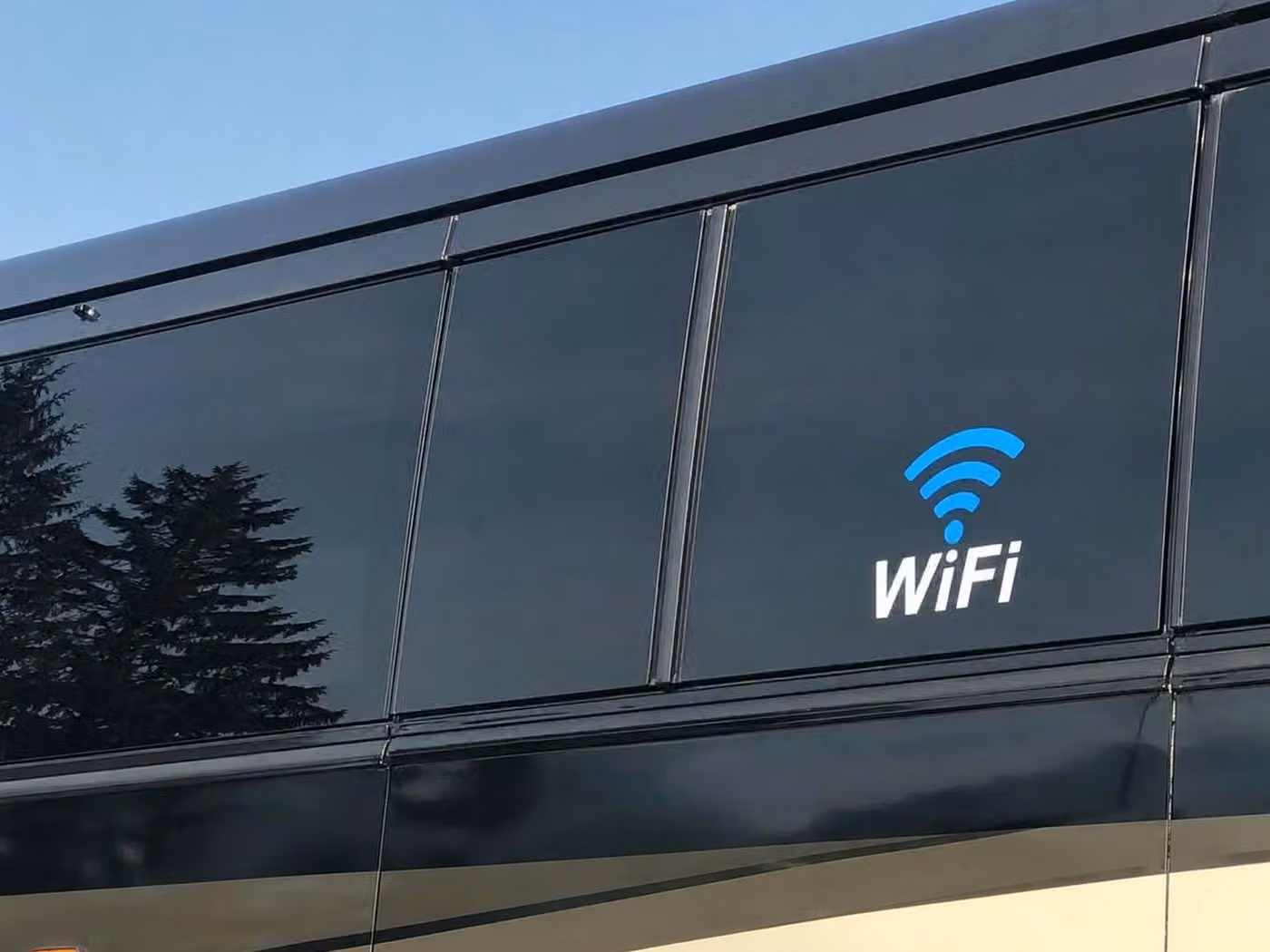 stockbridge 20 passenger minibus wifi