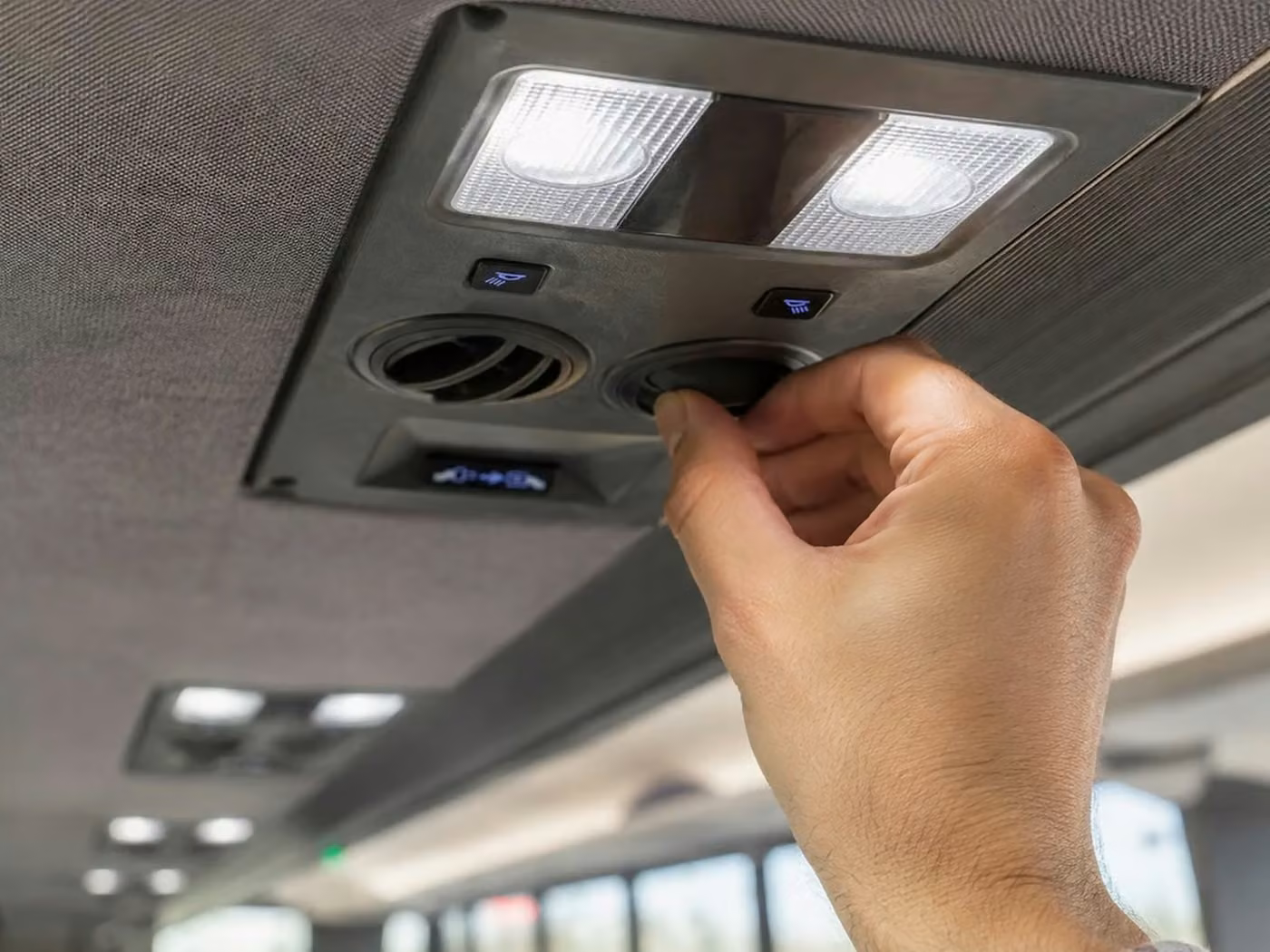 stockbridge 25 passenger minibus air conditioning
