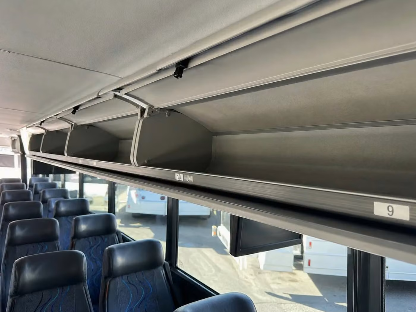 stockbridge 28 passenger minibus overhead storage