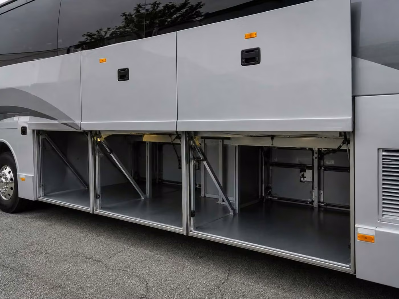 stockbridge 56 passenger charter bus luggage bays
