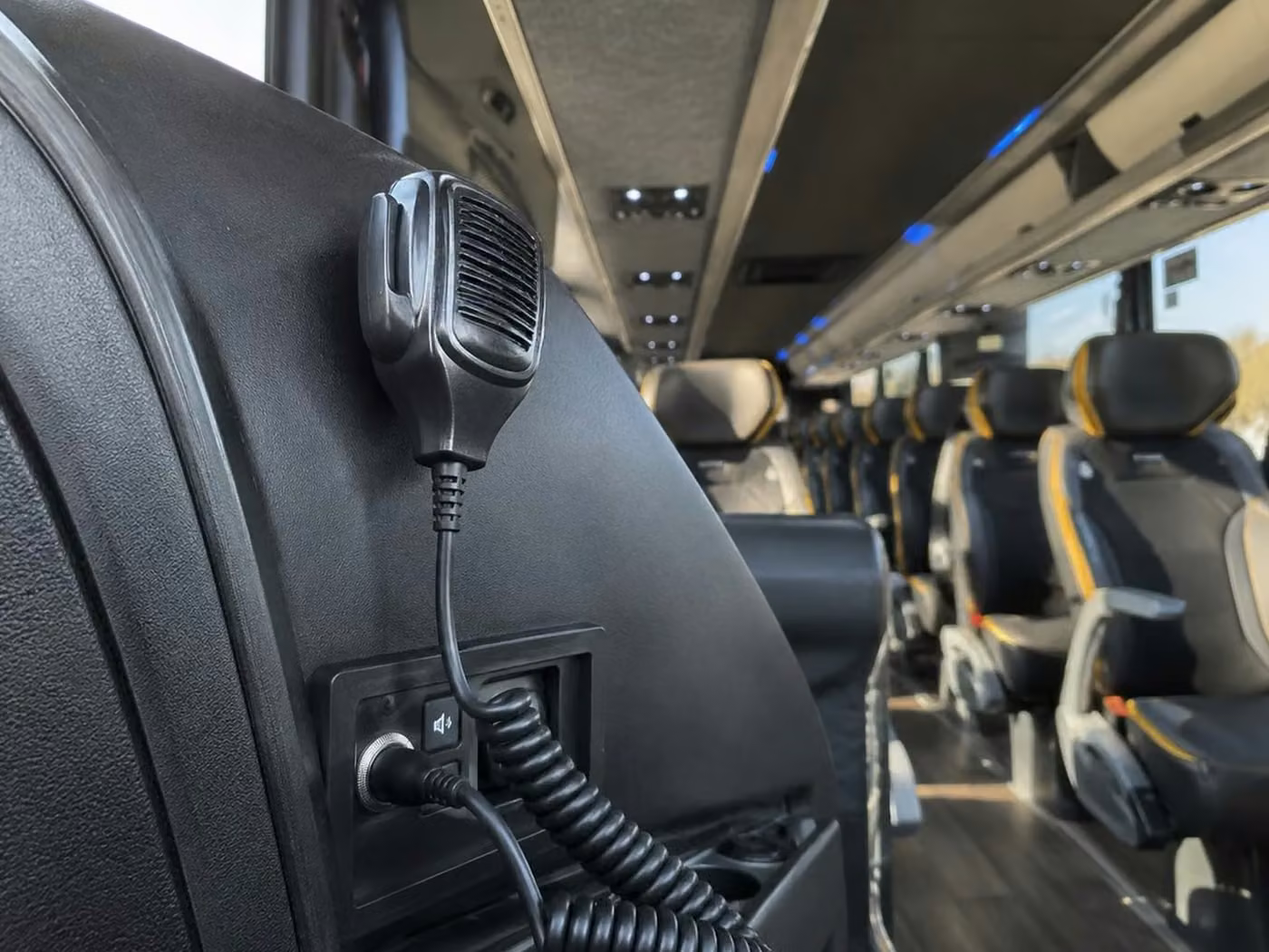 stockbridge 56 passenger charter bus pa system