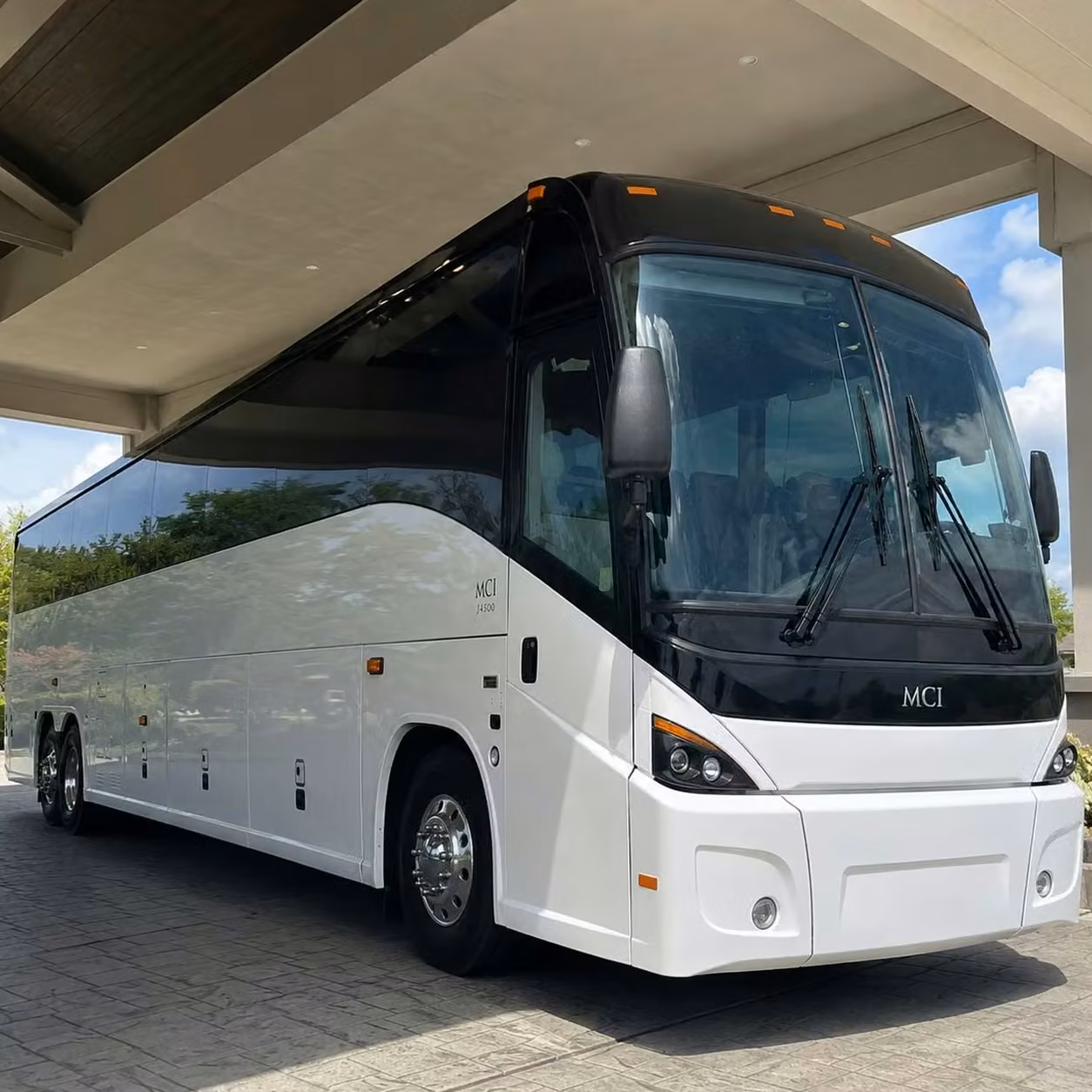 stockbridge ada accessible government and military charter buses in stockbridge