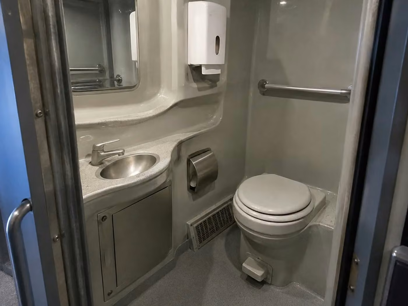 stockbridge charter bus onboard restroom