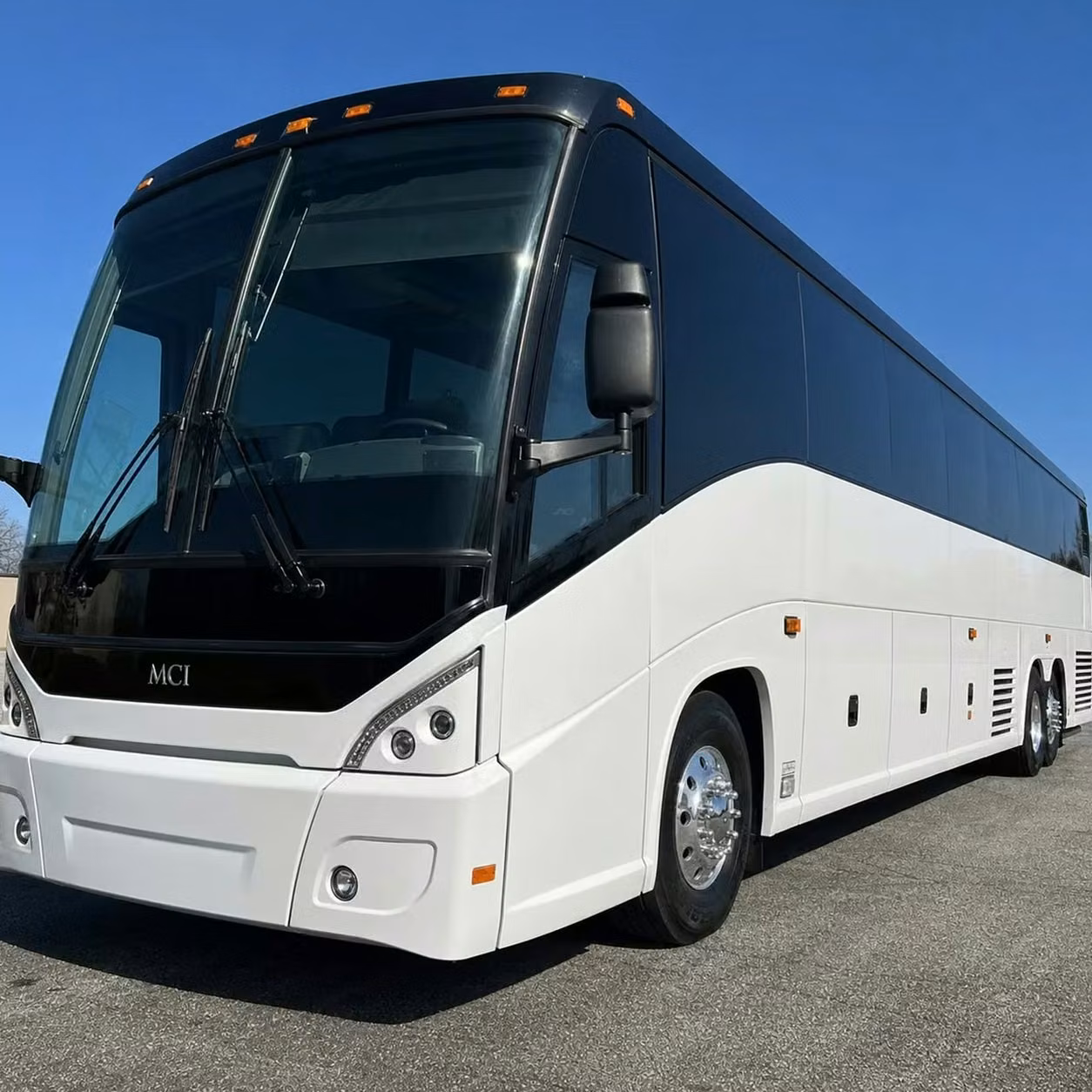 stockbridge on demand and contract shuttle services for airlines in stockbridge